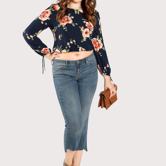 Plus Size Tiffany Floral Top - Picture 5 of 5